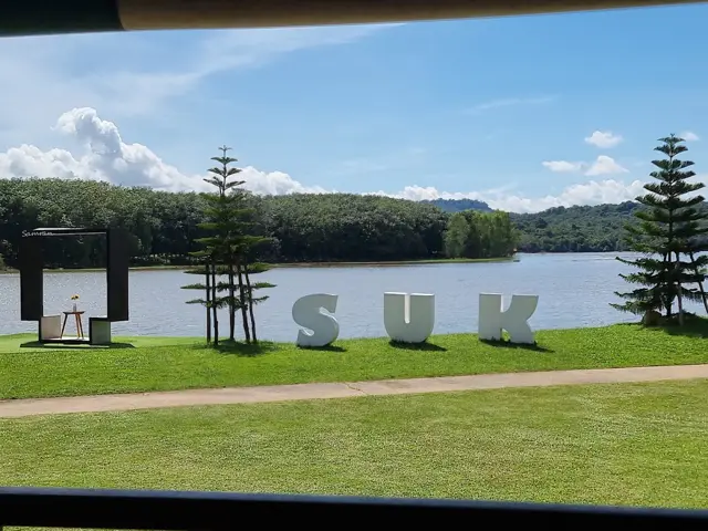 หาดสุขสำราญ